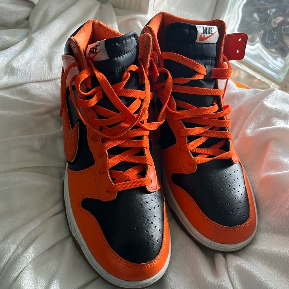 Nike Men’s High-Top Sneakers in Orange and Black